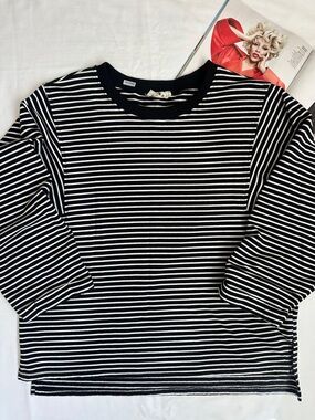 Black & White Striped Long Sleeve Tee - Classic Crewneck